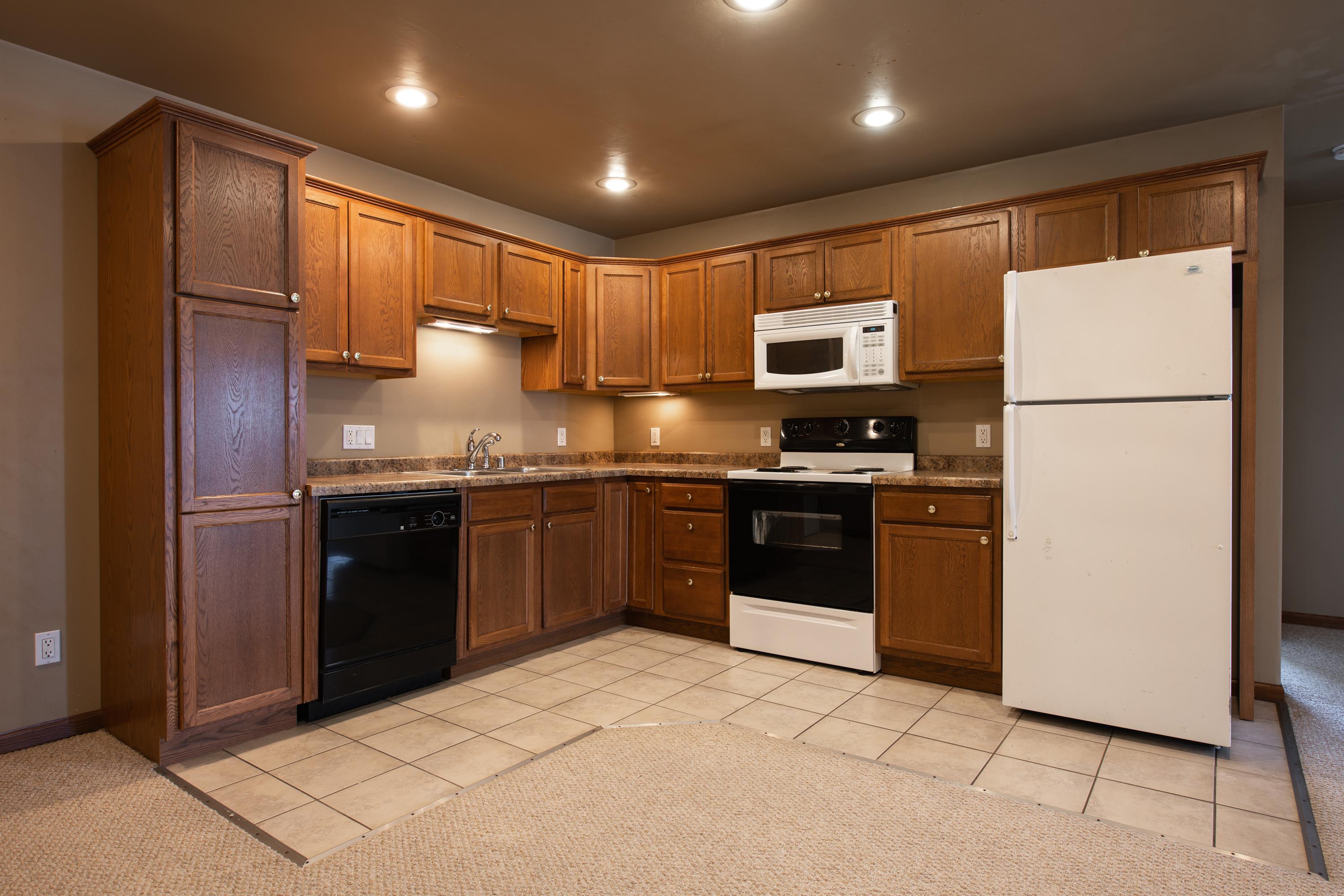 830 East Elm Drive - 1A